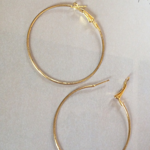 New Circle hoop Earrings Gold tone - Picture 2 of 8